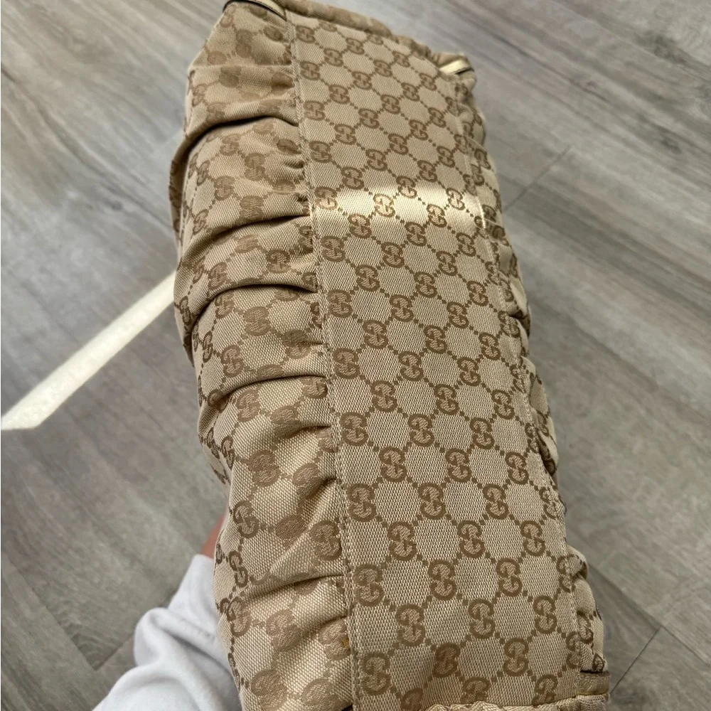 Gucci GG Canvas Abbey hobo bag